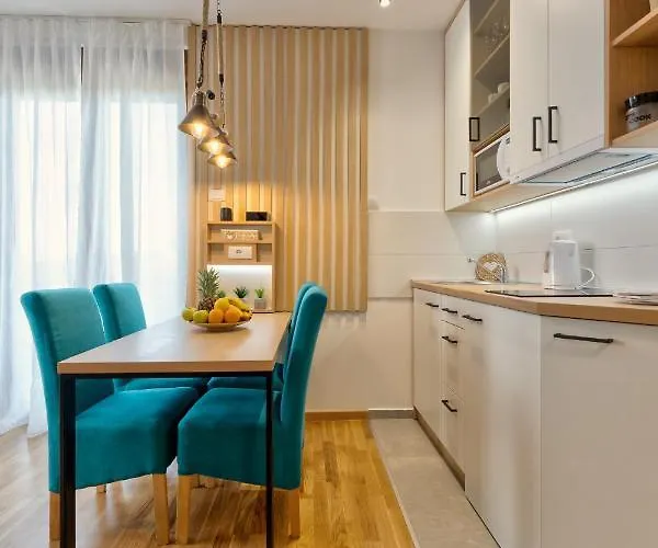 Διαμέρισμα Gold Lux & *